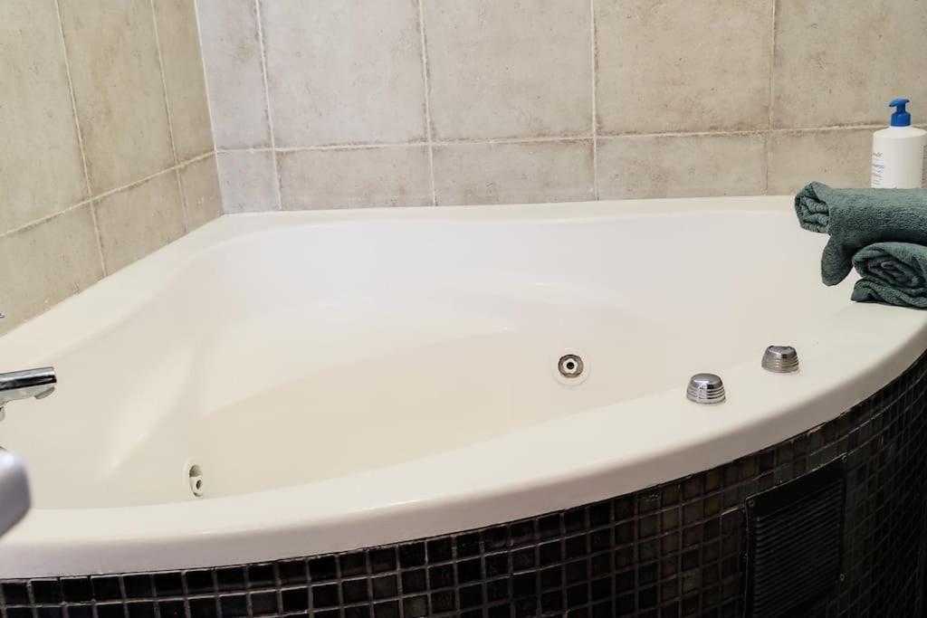 Primera Linea De Playa Benalmadena Aloha Playa Ngoại thất bức ảnh